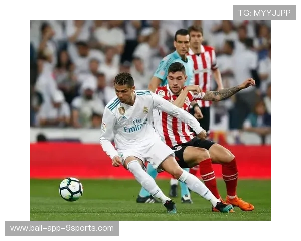 佛罗伦萨弧顶推进创造多次射门 佛罗伦萨弧顶推进创造多次射门