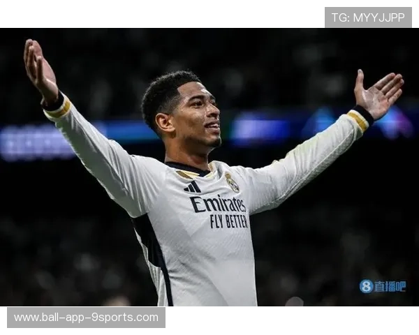 皇马贝林厄姆脚下轻巧控球后完成极限抽射——点亮绿茵夜空的瞬间